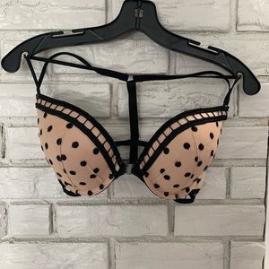 Victoria’s Secret front close push up bra.